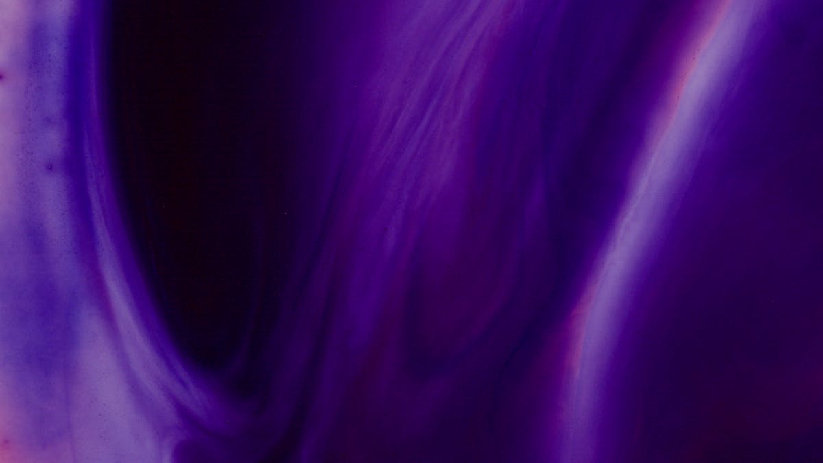 Violet Meets Cloud Dancer: The Two Colors Defining Your Spring 2026