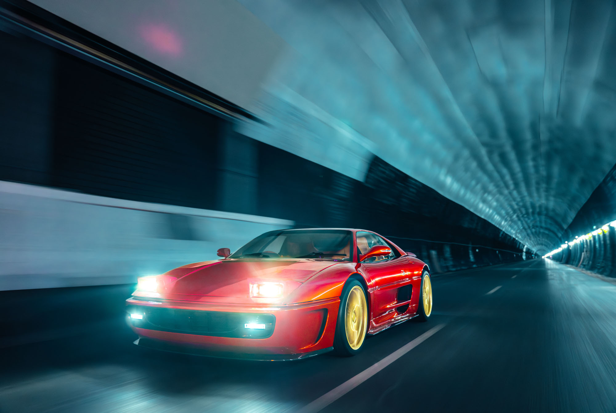 The 355 by Evoluto in motion through a tunnel