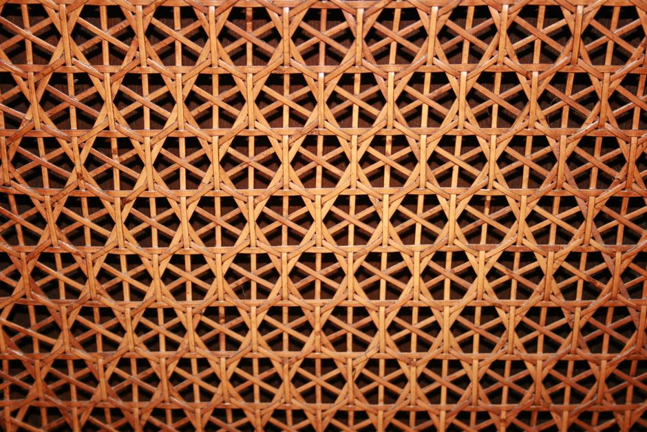 Close-up of Viennese weave pattern